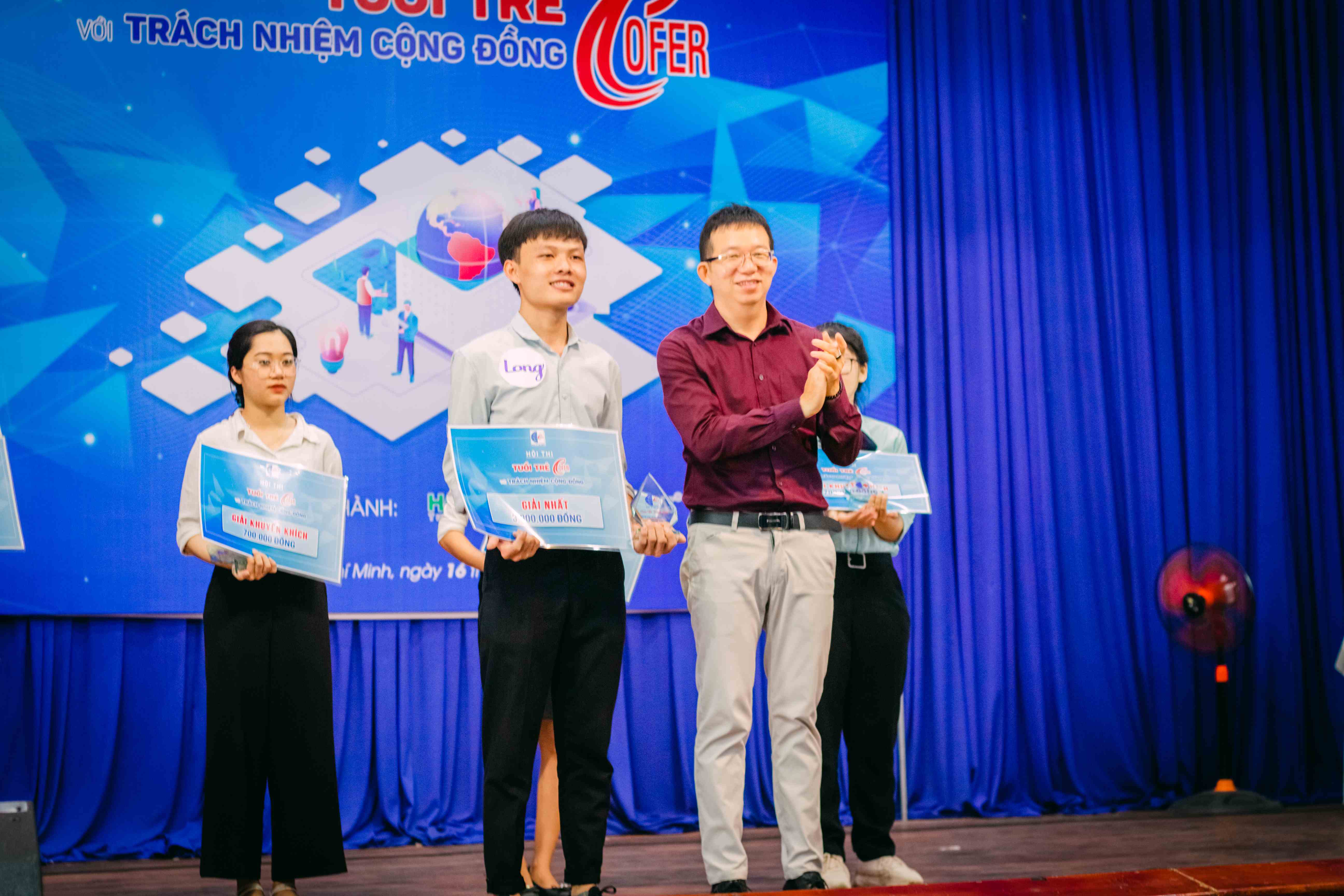 Giải Nhất Cuộc thi đã thuộc về Đào Thành Long – lớp CĐQTDN22I