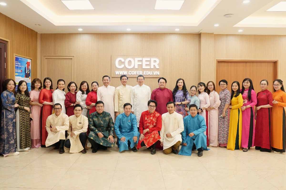 Rạng rỡ Tuần lễ Áo dài – Ấm áp yêu thương nhân Ngày 8/3 tại Trường Cao đẳng Kinh tế Đối ngoại