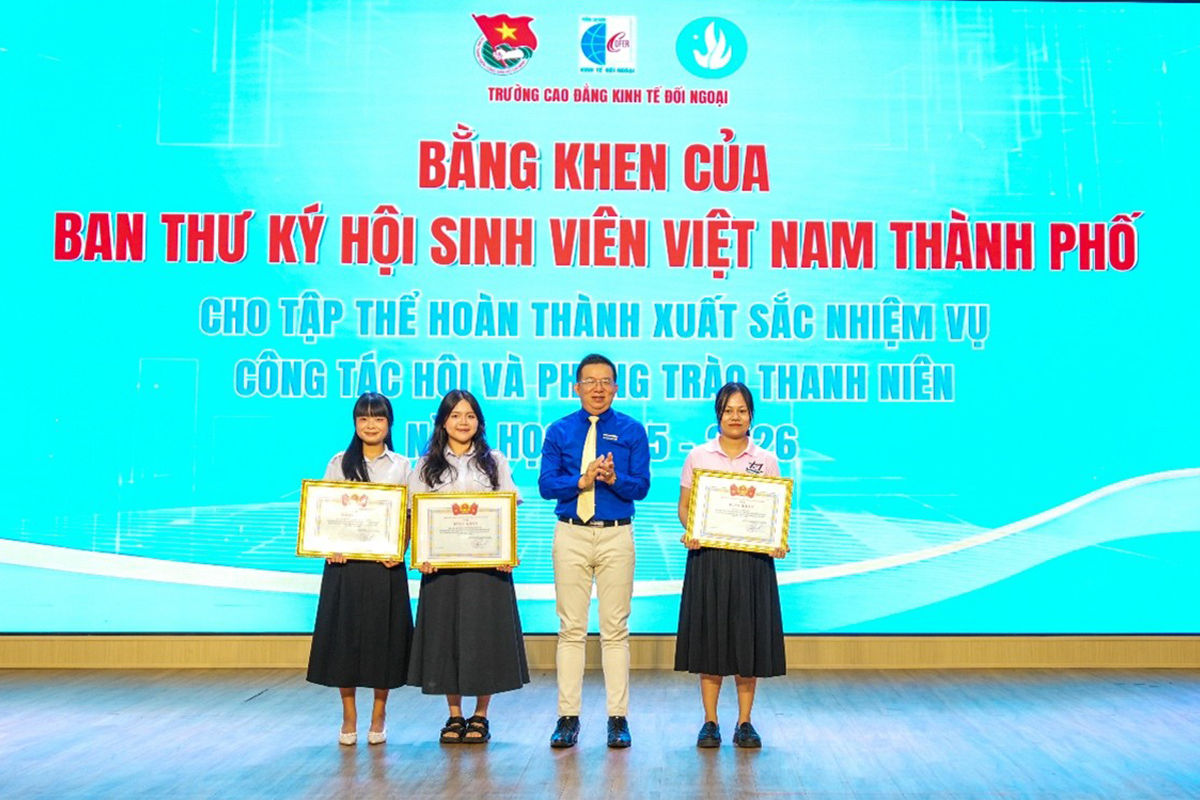 Hội nghị tổng kết công tác đoàn phong trào thanh niên, công tác hội và phong trào sinh viên năm học 2025 – 2026 và triển khai nhiệm vụ năm học 2026 – 2027