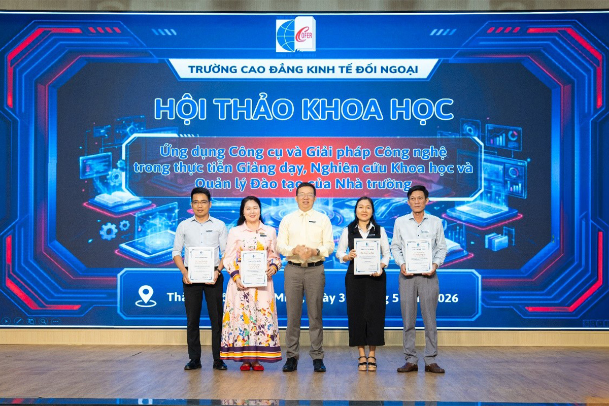 Hội thảo khoa học: Ứng dụng công cụ và giải pháp công nghệ trong thực tiễn giảng dạy, nghiên cứu khoa học và quản lý đào tạo của Nhà Trường 