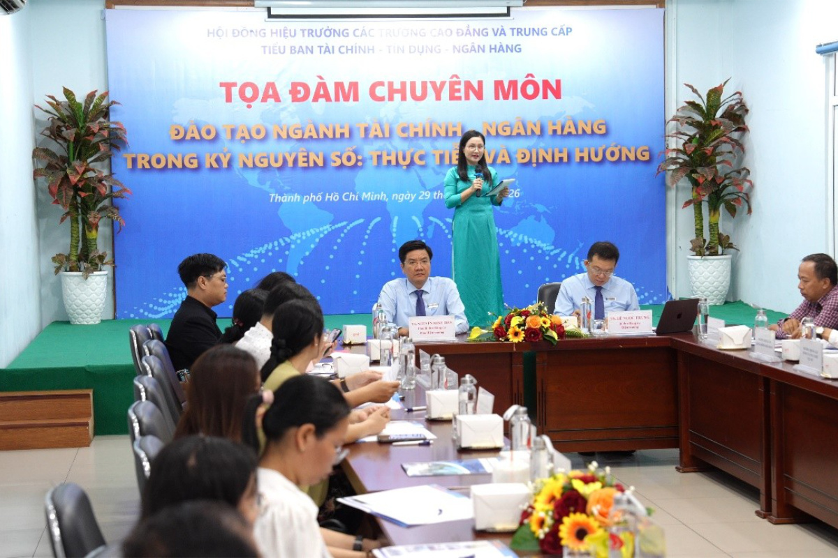 Trường Cao đẳng Kinh tế Đối ngoại tổ chức tọa đàm “Đào tạo Ngành Tài chính - Ngân Hàng trong Kỷ nguyên số: Thực tiễn và định hướng”