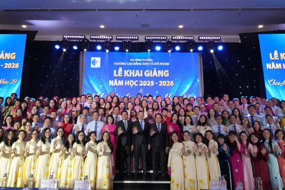 Trường Cao đẳng Kinh tế Đối ngoại long trọng tổ chức Lễ Khai giảng năm học 2025-2026 và Chương trình Chào đón Tân sinh viên Khóa 29: COFER – A NEW CHAPTER
