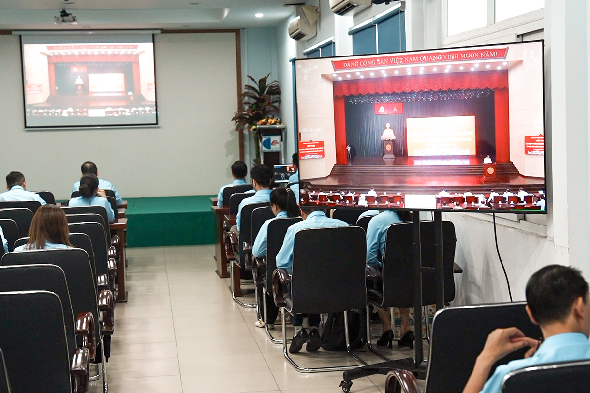 Đảng bộ Trường Cao đẳng Kinh tế Đối ngoại tổ chức tham dự hội nghị quán triệt triển khai thực hiện Nghị Quyết Hội Nghị lần thứ ba Ban chấp hành Trung ương Đảng Khóa XIV