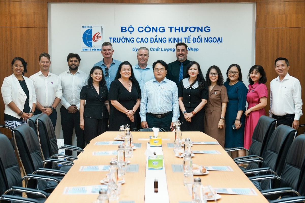 Cao đẳng Kinh tế Đối ngoại  đón tiếp đoàn giáo dục Úc: mở rộng cơ hội hợp tác đào tạo và kết nối giáo dục quốc tế