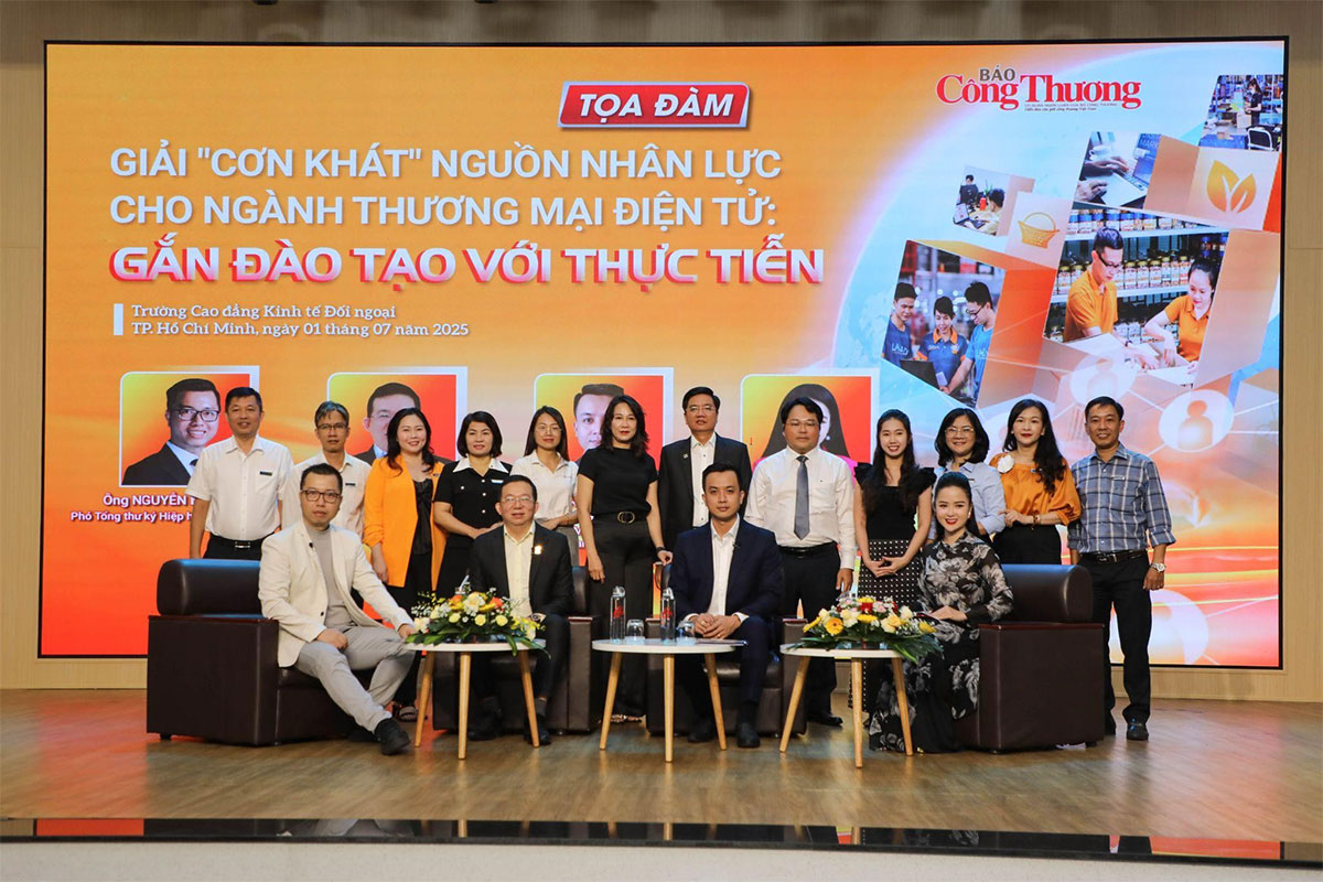 Gắn đào tạo với thực tiễn – Giải bài toán nhân lực ngành Thương mại điện tử và Logistics