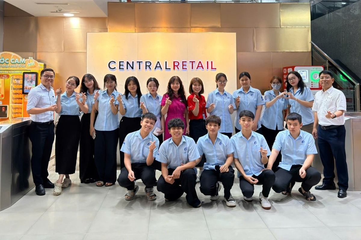 Cam kết đào tạo giữa Central Retail Việt Nam và sinh viên ngành Quản Lý Siêu Thị trường Cao đẳng Kinh tế đối Ngoại - bước khởi đầu cho hành trình nghề nghiệp bền vững
