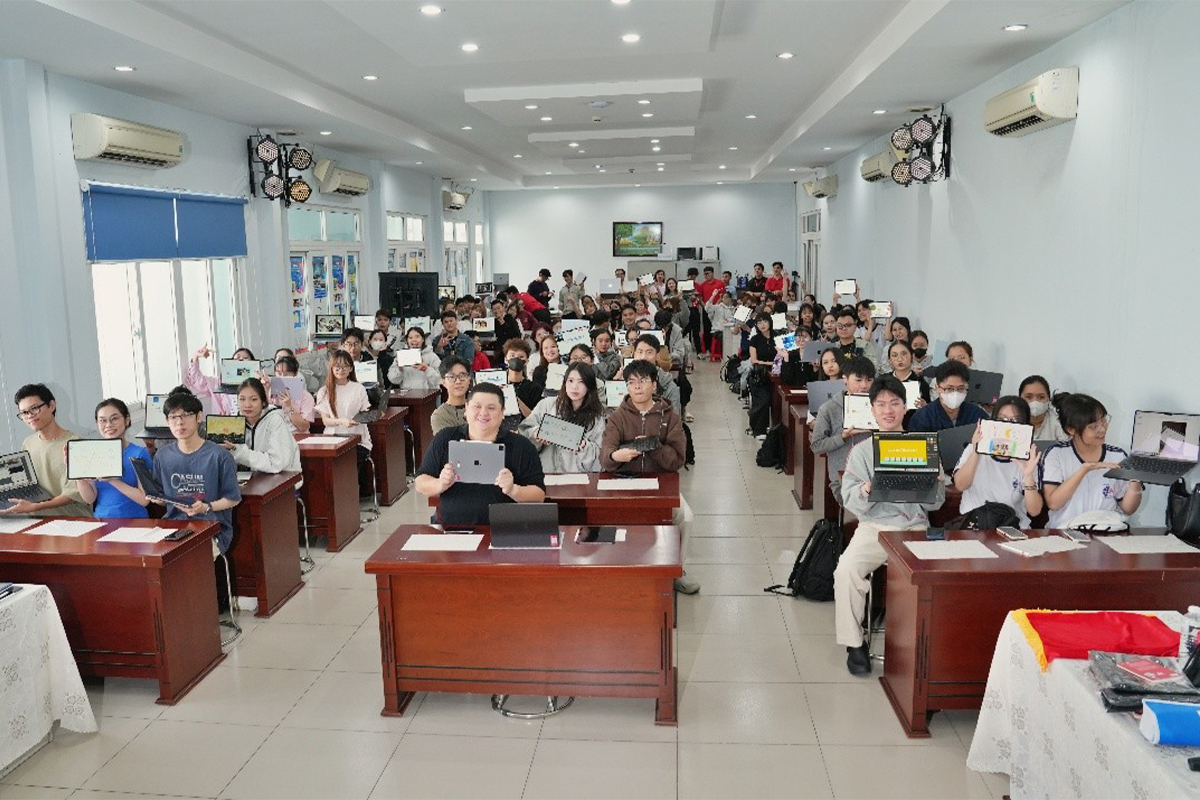 Sinh viên Quản Trị Kinh Doanh bứt tốc năm mới cùng Workshop “Thiết lập kế hoạch tương lai cùng Mac & Ipad”