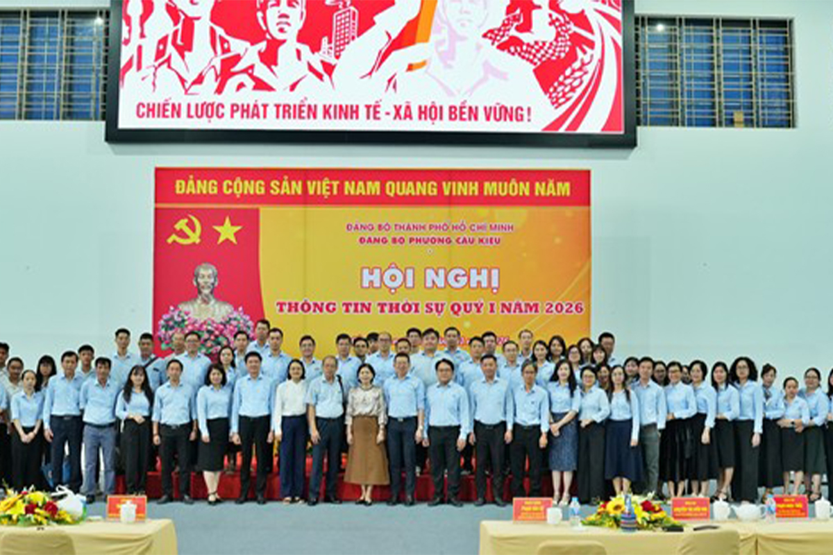 Đảng bộ Trường Cao đẳng Kinh tế Đối ngoại tham dự Hội nghị thông tin thời sự Quý I/2026 tại phường Cầu Kiệu