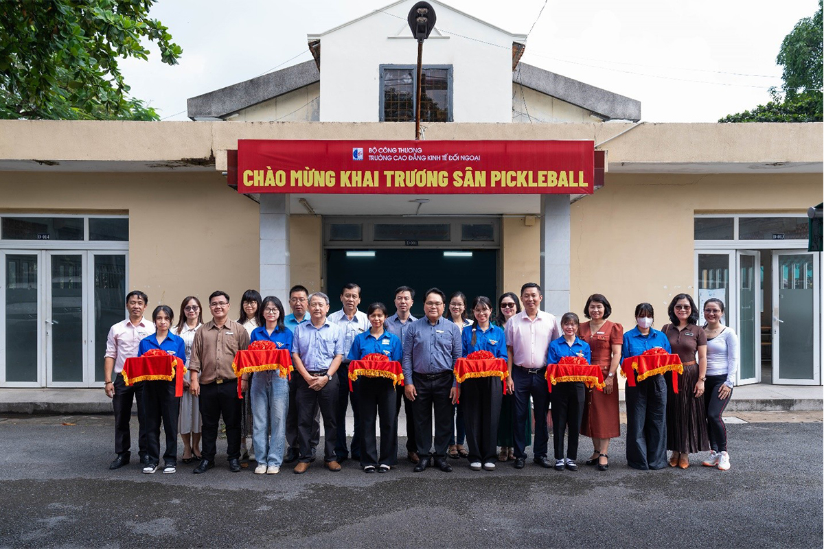 Khai trương sân Pickleball tại Trường Cao đẳng Kinh tế Đối ngoại – Không gian rèn luyện thể chất, gắn kết tinh thần và phát triển tri thức