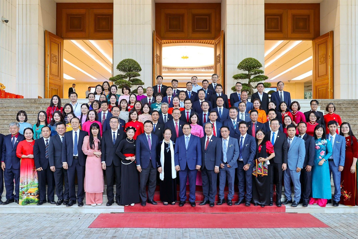 Hiệu trưởng COFER vinh dự tham gia đoàn đại biểu yết kiến Thủ tướng Chính phủ nhân ngày Nhà giáo Việt Nam 20/11.