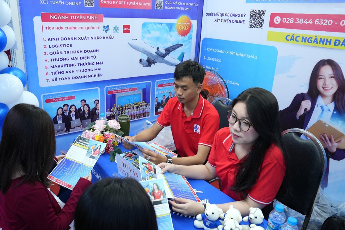 Trường Cao đẳng Kinh tế Đối ngoại tham gia Ngày hội Tư vấn tuyển sinh – Hướng nghiệp 2026