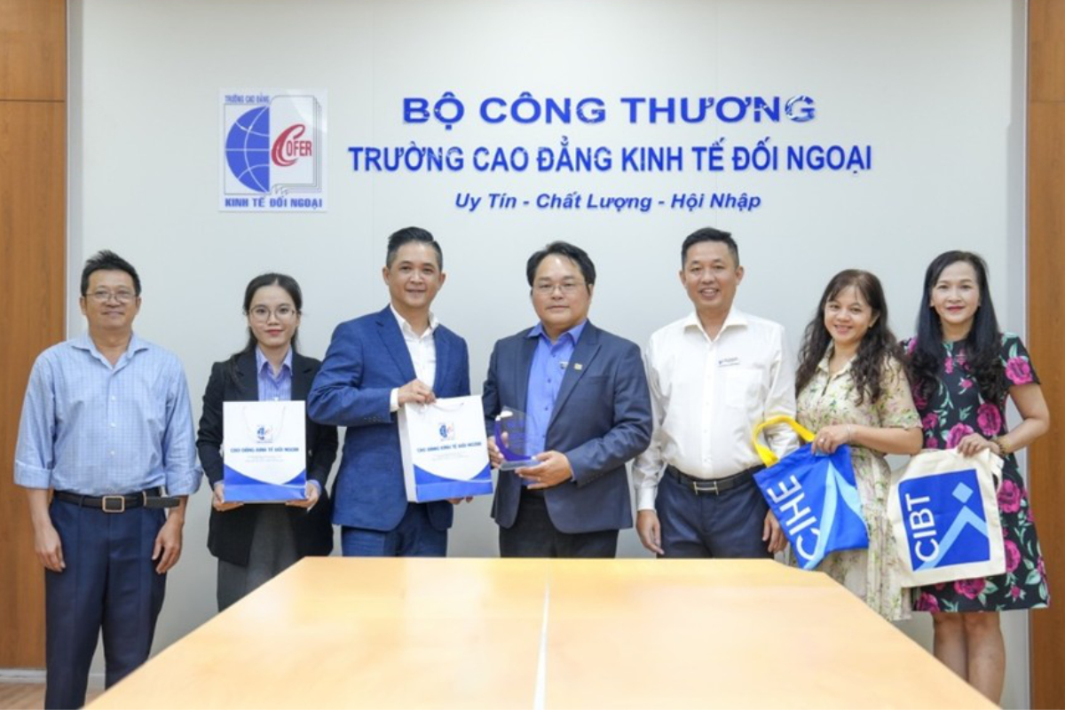 Trao đổi, hợp tác với CIHE Australia: thúc đẩy cơ hội chuyển tiếp quốc tế cho sinh viên trường Cao đẳng Kinh tế Đối ngoại 