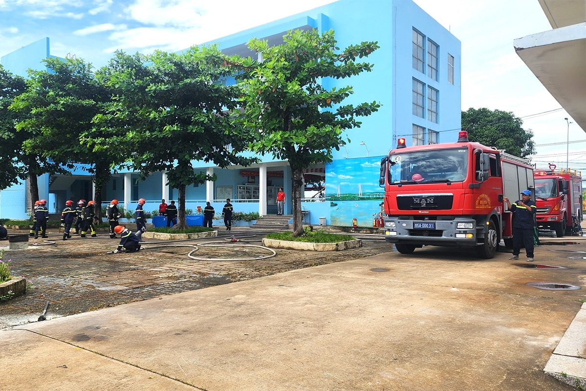 Trường Cao đẳng Kinh tế Đối ngoại – Cơ sở Cần Thơ tổ chức diễn tập phương án phòng cháy, chữa cháy và cứu nạn, cứu hộ năm 2026