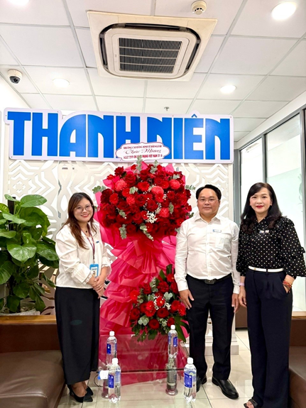 Đoàn công tác Trường Cao đẳng Kinh tế đối ngoại do TS. Phạm Đình Cường – Phó Hiệu trưởng thăm, chúc mừng Báo Thanh Niên nhân kỷ niệm 101 năm Ngày Báo chí Cách mạng Việt Nam.