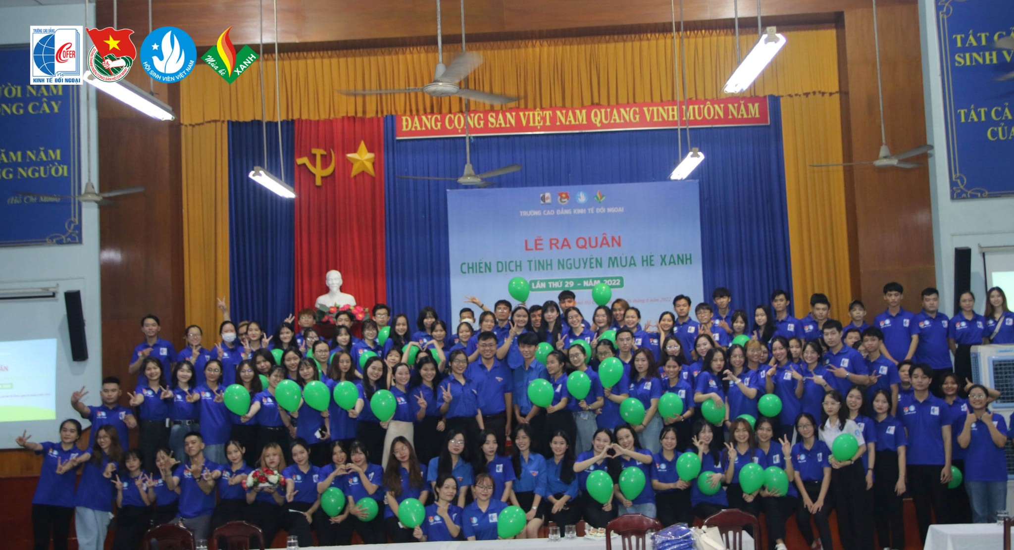 Sinh viên tham gia Lễ ra quân chiến dịch Mùa hè xanh